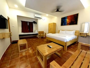Deluxe Room | Premium bedding, desk, soundproofing, free WiFi - ROYAL DESTINY RESORT (Anaimalai)