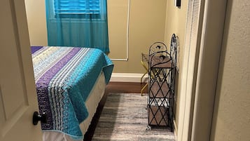 2 sovrum, skrivbord, strykjärn/strykbräda och gratis wi-fi