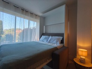 1 bedroom, iron/ironing board, free WiFi