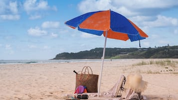 Liegestühle, Strandtücher