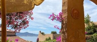 Le Tortore 15 with garden and sea view