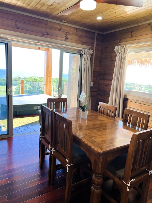 The Links Birdie | In-room dining
