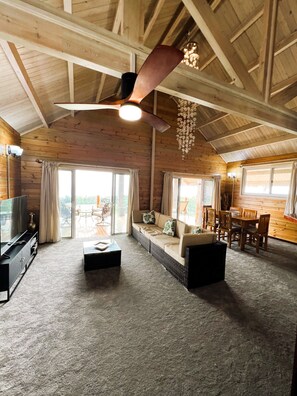 The Links Eagle | Stofa | 50-tommu flatskjársjónvarp með stafrænum rásum