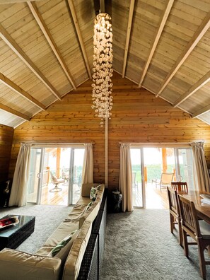 The Links Eagle | Living area | 50-inch flat-screen TV with digital channels