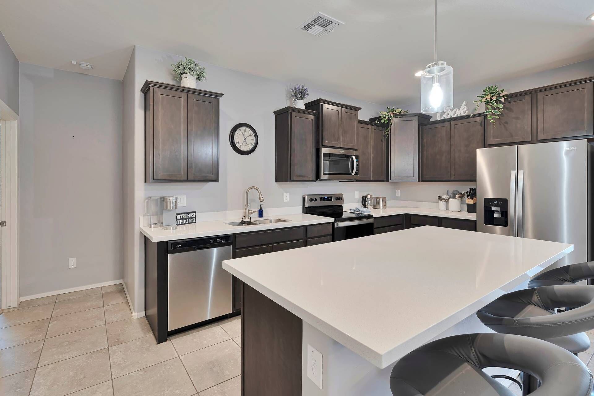 Single Story, Garage Parking, Great Location With Easy Freeway Access to Anywhere in the Valley!