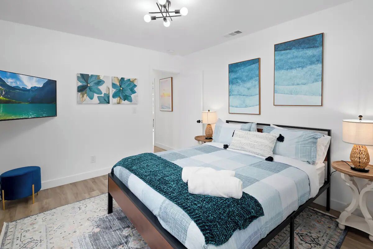 2 habitaciones, tabla de planchar con plancha, wifi y ropa de cama 