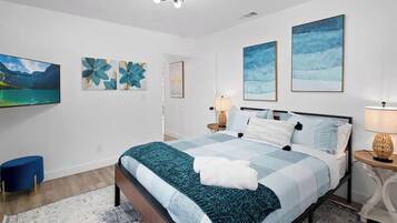 2 bedrooms, iron/ironing board, WiFi, bed sheets