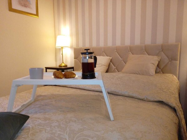 2 habitaciones, tabla de planchar con plancha, wifi y ropa de cama 