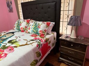 3 chambres, fer et planche à repasser, Wi-Fi gratuit, draps fournis
