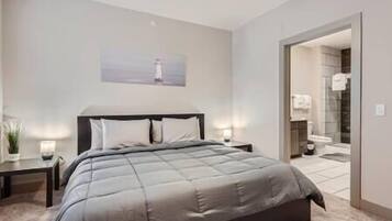 2 makuuhuonetta, silitysrauta/-lauta, Wi-Fi, vuodevaatteet