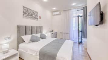 Habitación de diseño doble | Ropa de cama hipoalergénica, colchones viscoelásticos, minibar