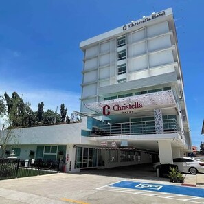 Front of property - Christella Hotel Laemchabang (Si Racha)