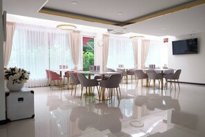 Restaurant - Christella Hotel Laemchabang (Si Racha)