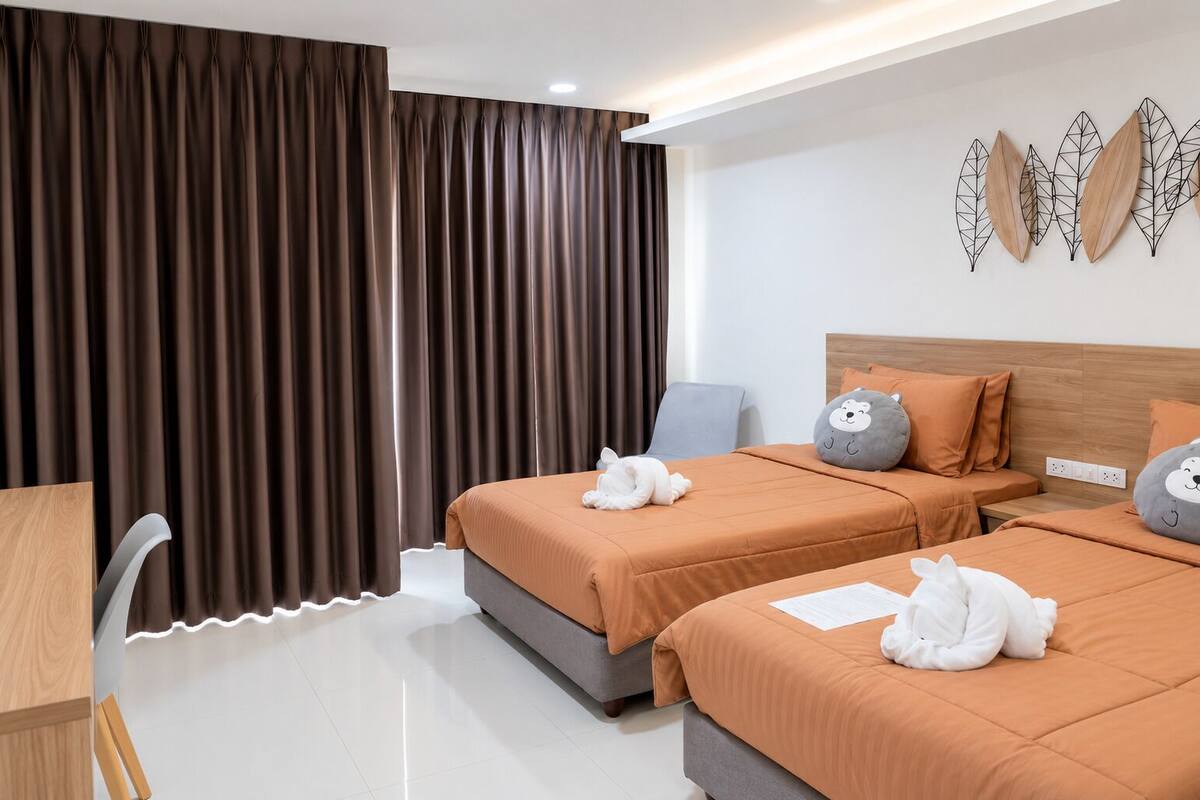 King Room - Pet Friendly (Twin Bed) | WiFi (free), bed sheets