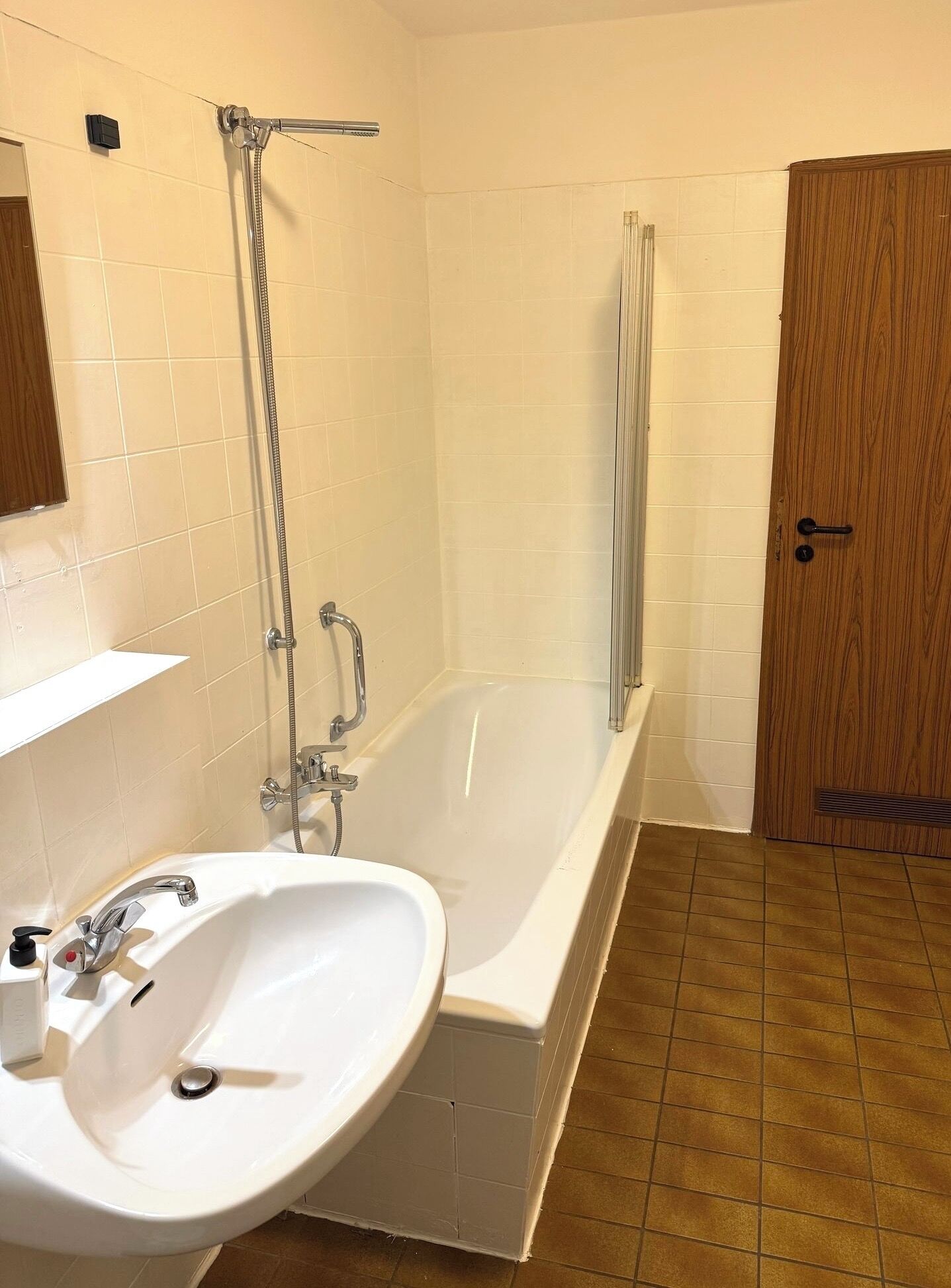 Towels, soap, toilet paper