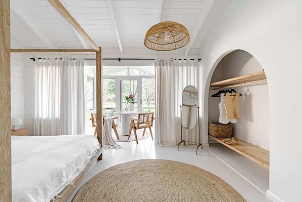6 bedrooms, iron/ironing board, travel crib, WiFi