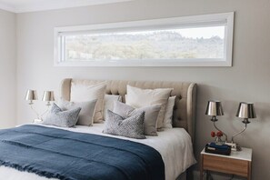 4 Schlafzimmer, Schreibtisch, Bügeleisen/Bügelbrett, Reisekinderbett