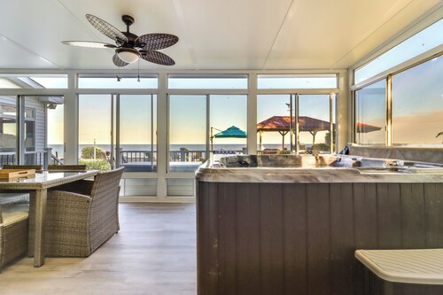 Hot Tub & Private Beach! Lake Erie Family Getaway