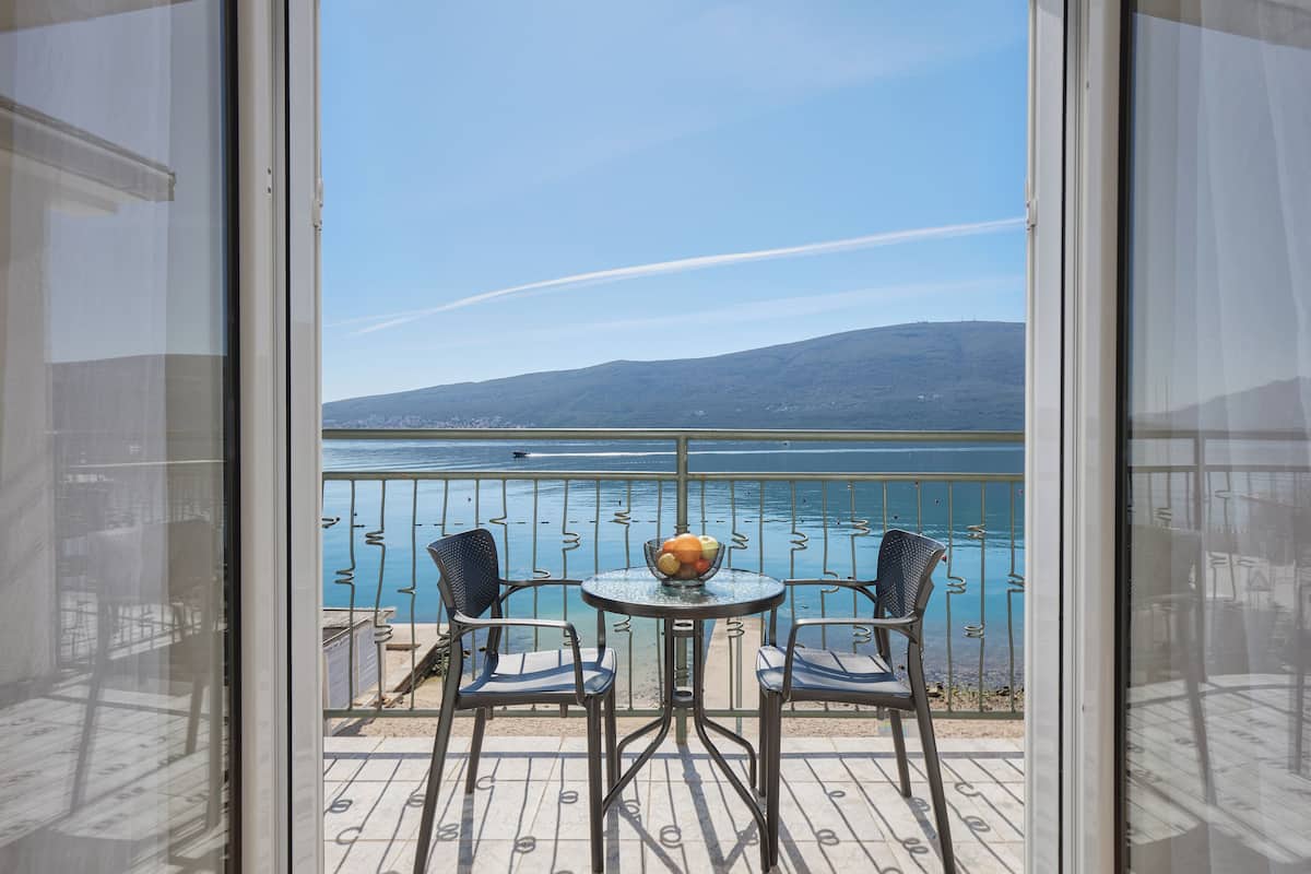 Panoramic Apartment, Sea View | Pemandangan balkoni