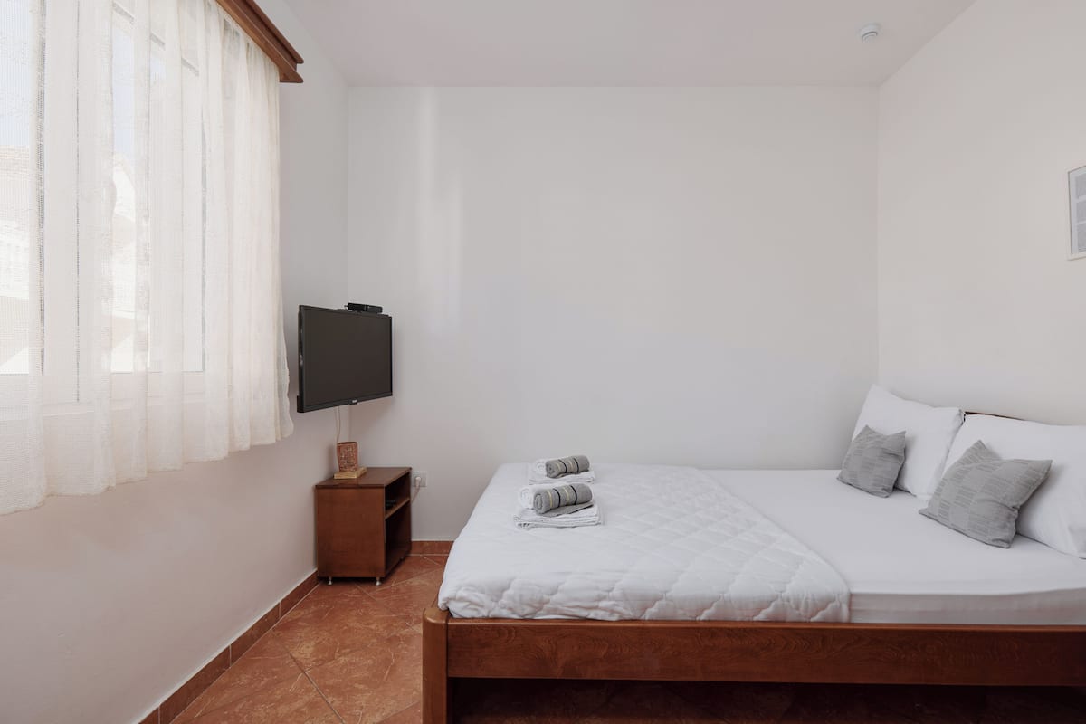 Comfort Double Room, 1 Katil Ratu (Queen) | Peralatan tempat tidur hipoalergenik, langsir/tirai gelap terus 