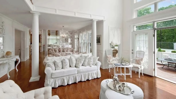 Unclassified image, 1 of 31, button - Villa Charlotte (Bridgehampton)
