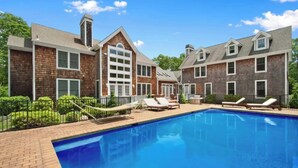 Unclassified image, 5 of 31, button - Villa Charlotte (Bridgehampton)