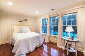 Villa | 7 bedrooms, in-room safe, desk, soundproofing