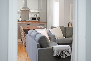 Luokittelematon kuva, 2 kautta 25, painike