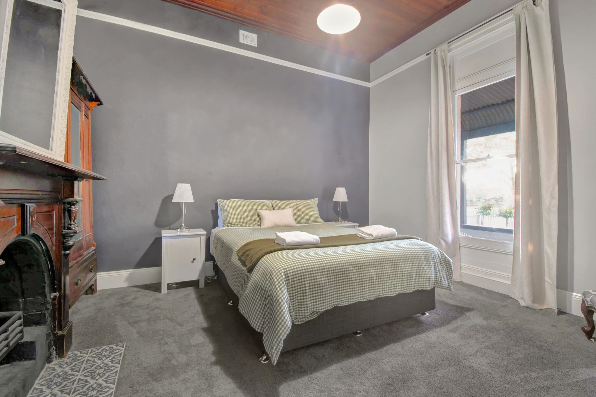 3 habitaciones, tabla de planchar con plancha, cuna de viaje y wifi 