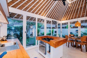 Shared kitchen facilities - Villa Cinta  (Lembongan Island)
