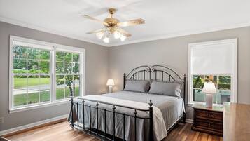 4 bedrooms, free WiFi, bed sheets