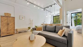 Televisión, chimenea, oficina