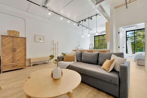 电视、壁炉、办公室