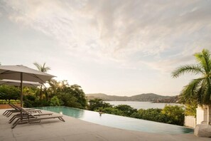 Pool - WALK to La Ropa Beach - Luxury 2 bed 2 bath at Armadillo (Zihuatanejo)