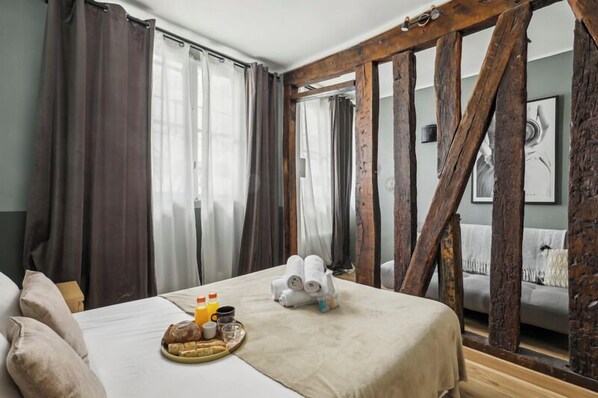 3 chambres, fer et planche à repasser, accès Internet, draps fournis