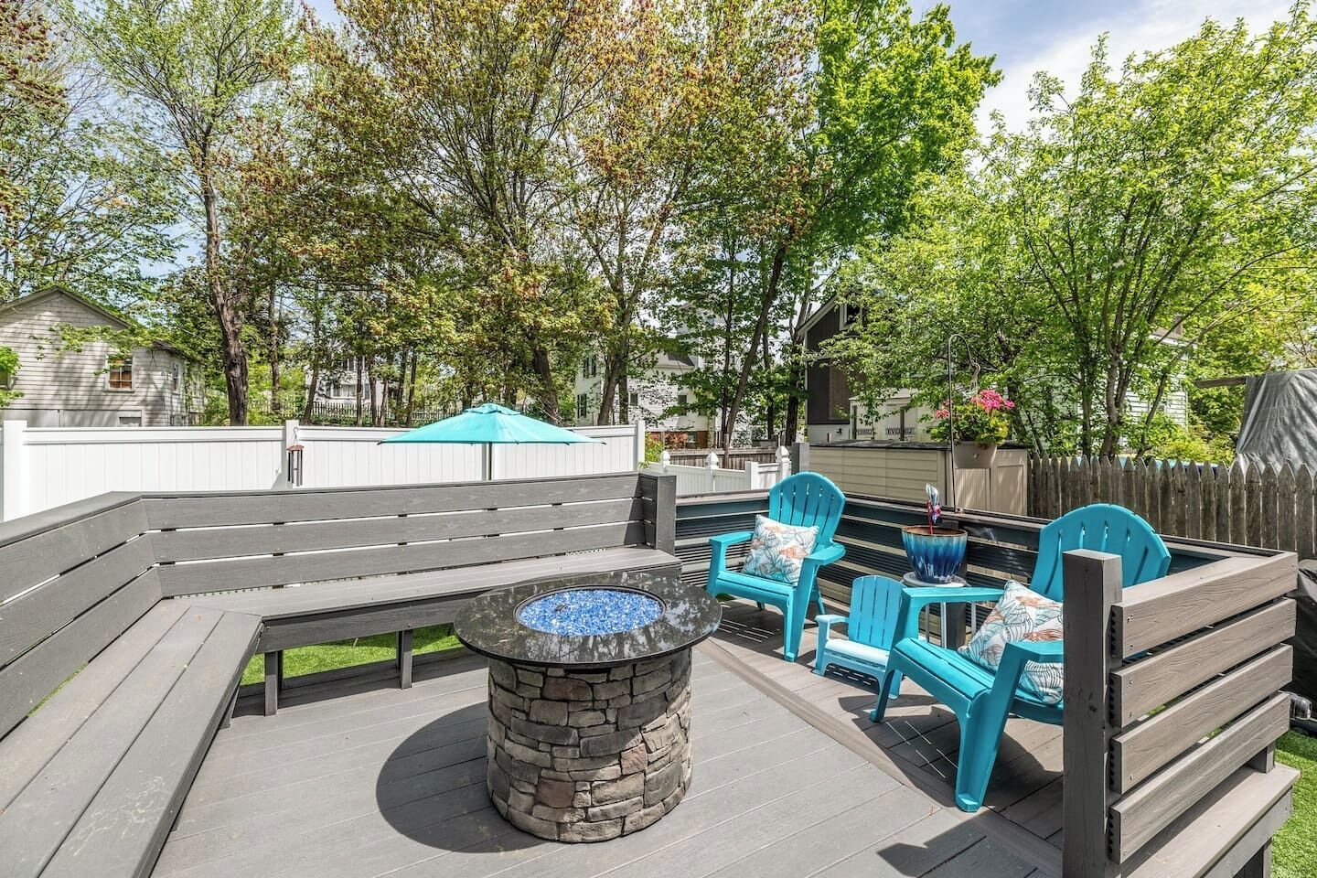 Remodeled 4BD| Stunning Backyard Setting |Sleeps 9