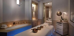 Hot tub, hot stone massages, deep-tissue massages, massages - WYZ RENT|Palm Tower 1 BD Nakheel Mall High Floor (Dubai)