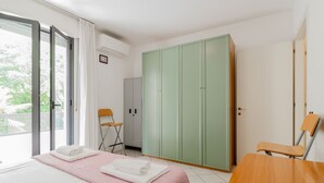 1 chambre, fer et planche à repasser, Wi-Fi, draps fournis