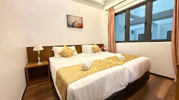 3 bedrooms, premium bedding, down duvets, Select Comfort beds