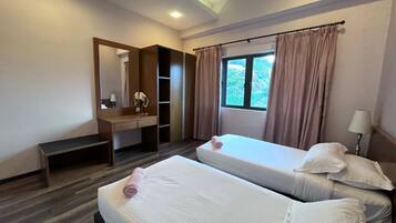 Apartment, Balcony, Mountain View | 3 bedrooms, premium bedding, down comforters, Select Comfort beds