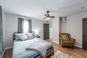 2 dormitorios, escritorio, tabla de planchar con plancha y wifi gratis