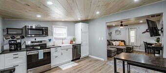 Aviation Haven: 5 Mins to RIC, Ready for Takeoff!