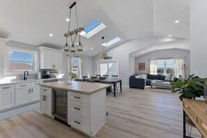 Interior - Newly Constructed Condo in Wildwood with a Pool! (Wildwood)