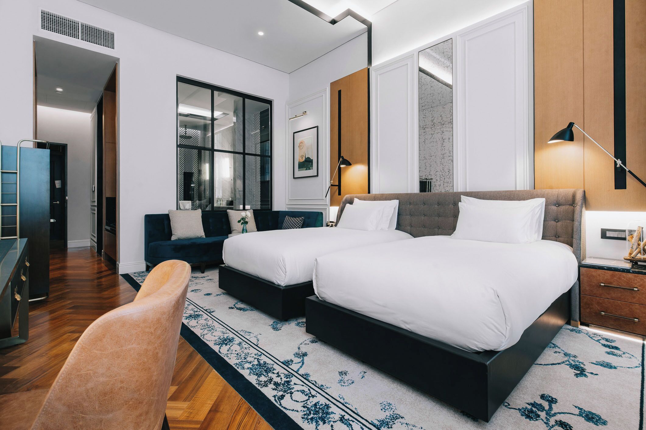 Deluxe szoba két külön ággyal, kilátással a városra | Minibár, széf a szobában, egyedi dekoráció és egyedi berendezés