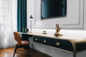 Premium-Doppelzimmer, 1 King-Bett, Stadtblick | Minibar, Zimmersafe, individuell dekoriert, individuell eingerichtet