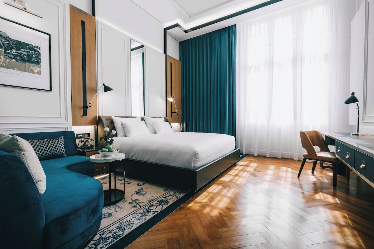 Premium Double Room, 1 King Bed, City View