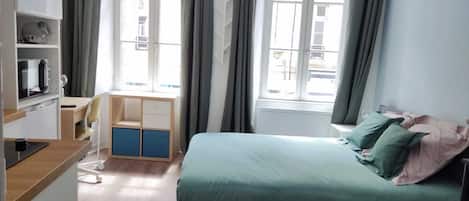 Bureau, Wi-Fi gratuit, draps fournis