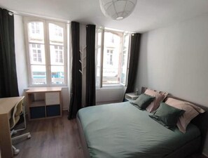 Desk, free WiFi, bed sheets