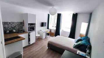 Bureau, Wi-Fi gratuit, draps fournis