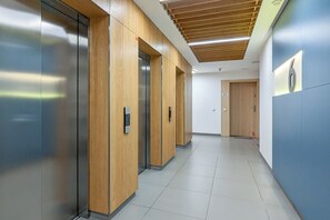 Lift - Studio Cztery Oceany Gdańsk by Renters (Gdansk)